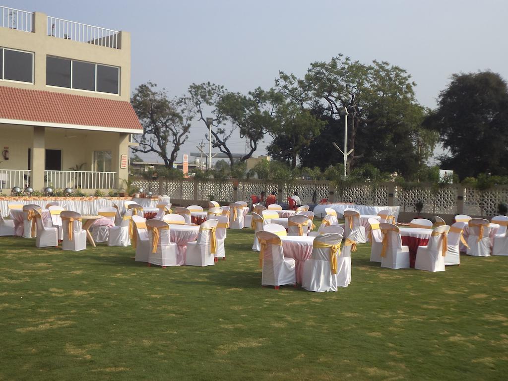 Bhusāwal Tanarika Resort מראה חיצוני תמונה